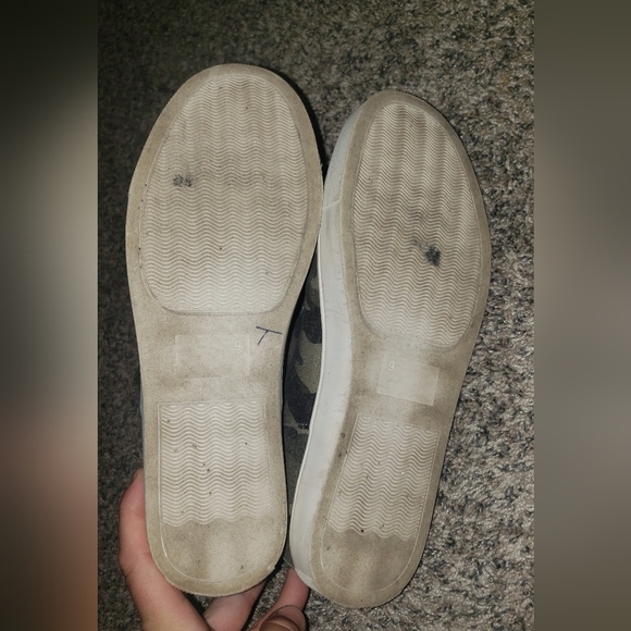 Soda| Camouflage Platform Slip-On Sneakers - Picture 7 of 7